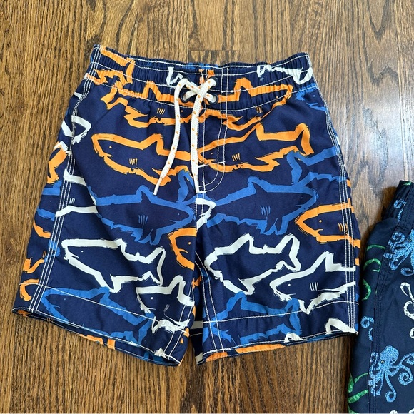 Gap Swim Trunks - Picture 2 of 3